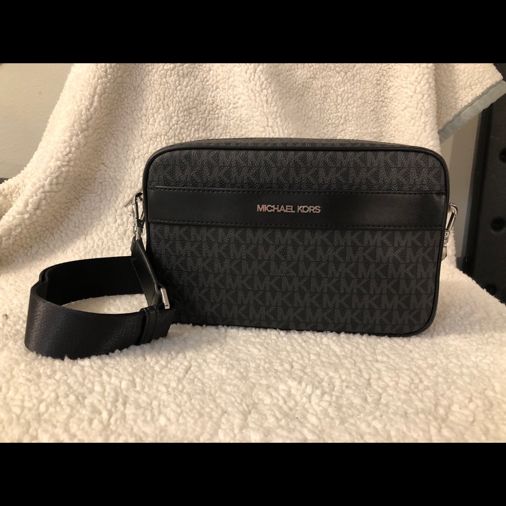 Michael Kors Jet Set Kenly Signature Crossbody Handbag - Black - Picture 1 of 4